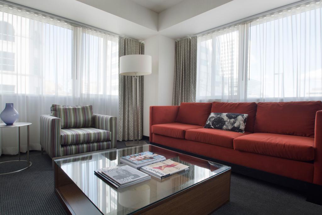 Hotel Murano Такома Экстерьер фото A living room at the hotel